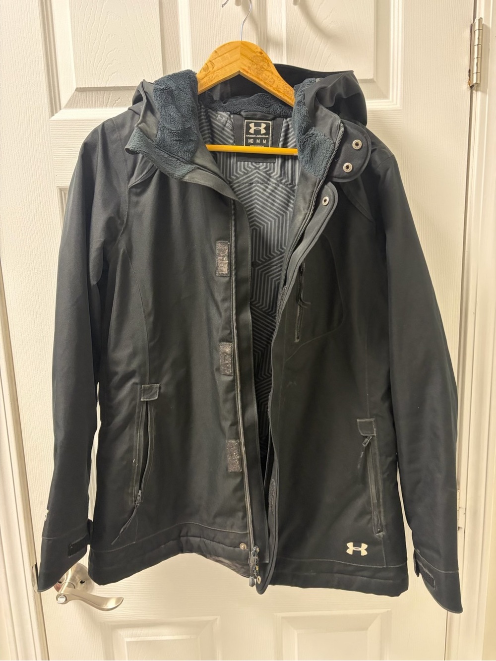 Under Armour Black Hooded Softshell Jacket M